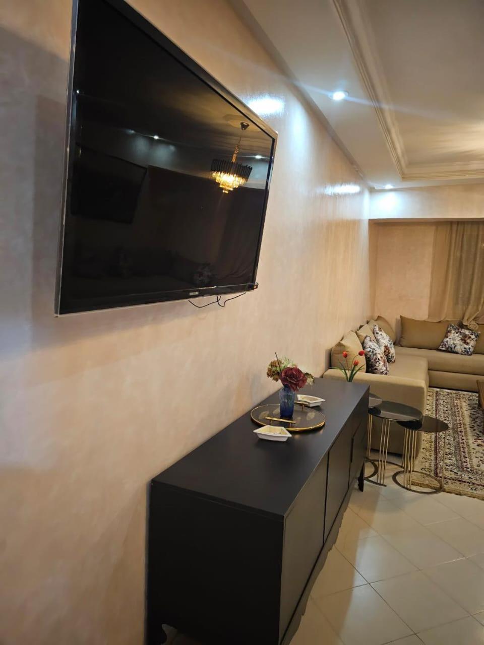 View Apartments Лараш Екстериор снимка